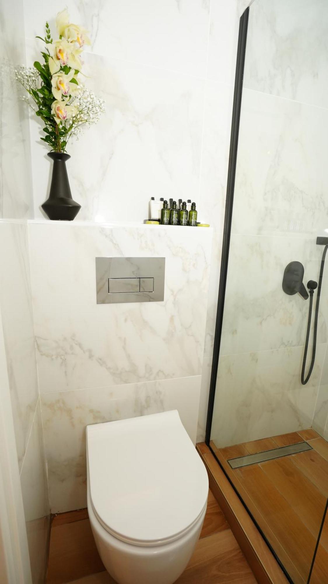 Luxury Suites With Jacuzzi By Sea&Thecity Thessaloniki Exterior foto