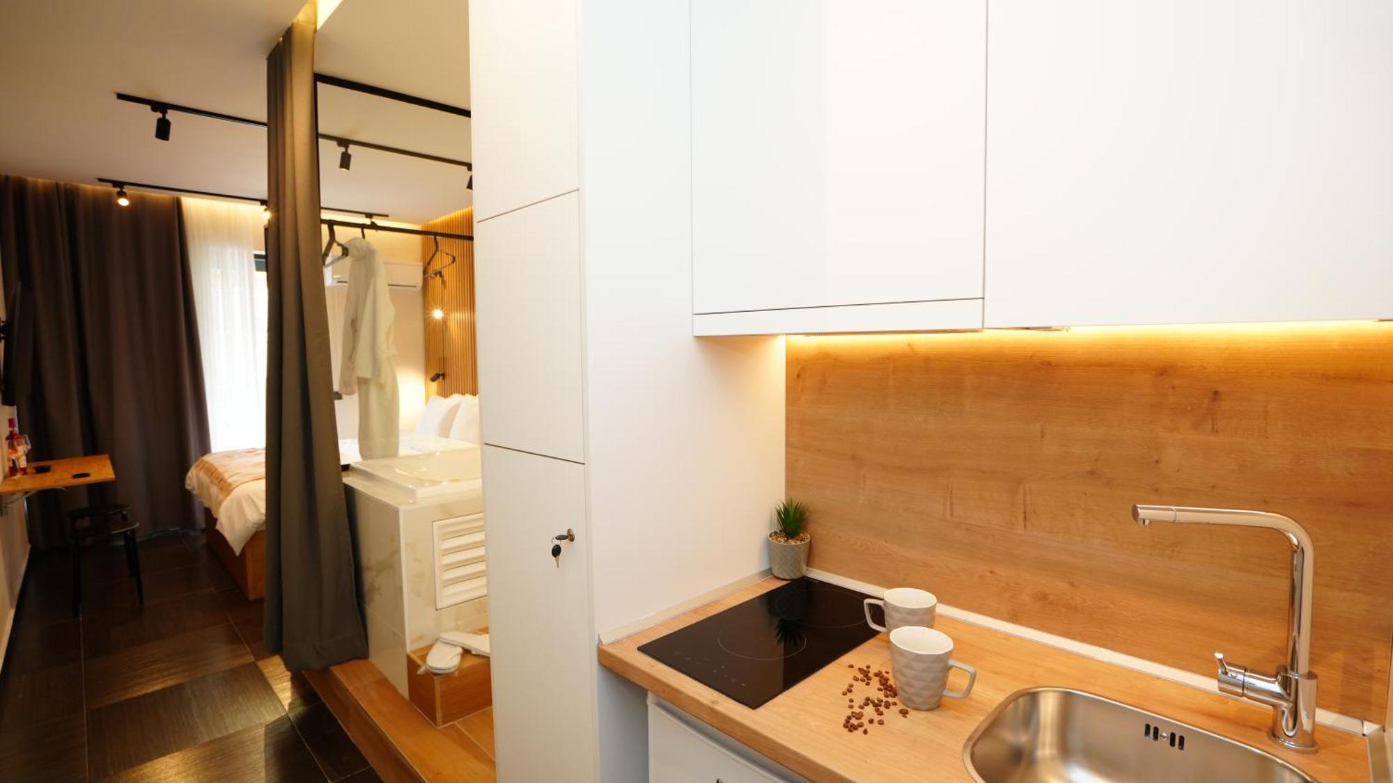 Luxury Suites With Jacuzzi By Sea&Thecity Thessaloniki Exterior foto
