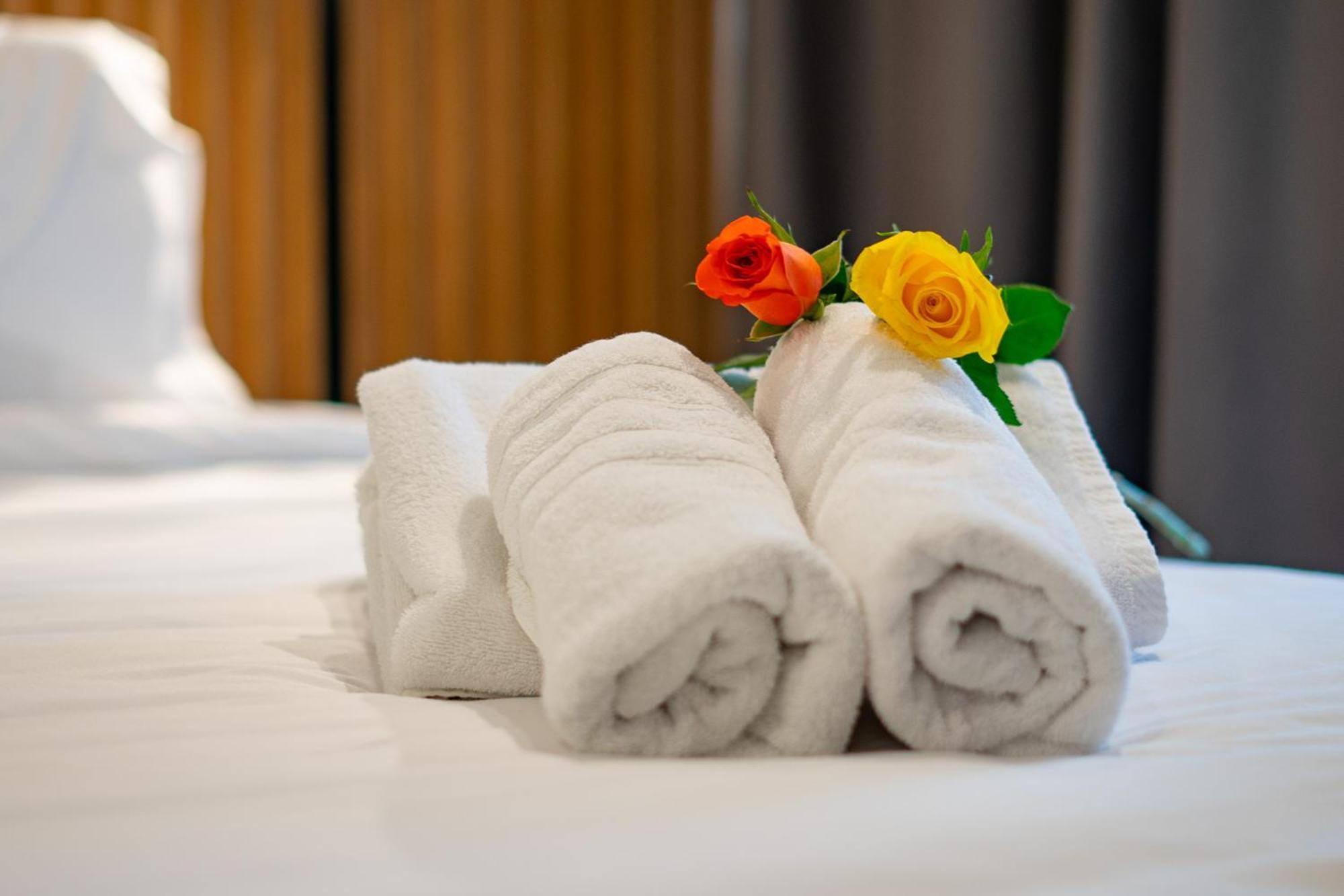 Luxury Suites With Jacuzzi By Sea&Thecity Thessaloniki Exterior foto